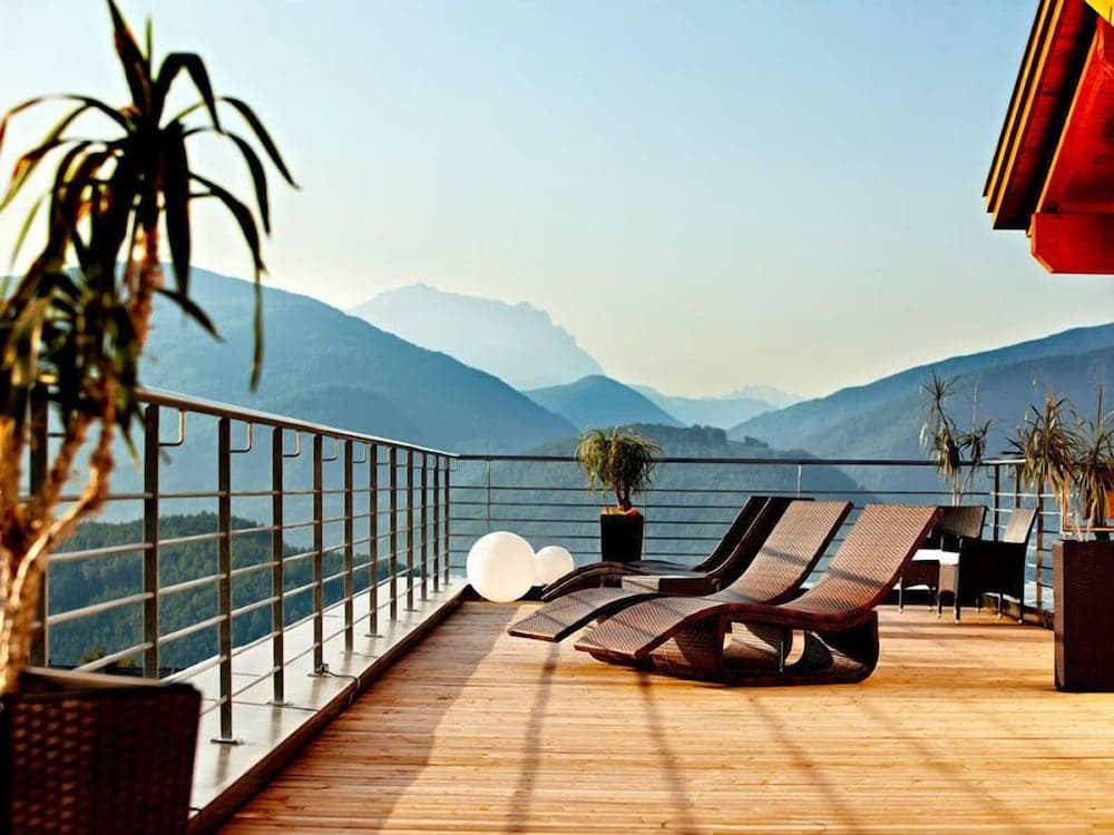 Sundeck