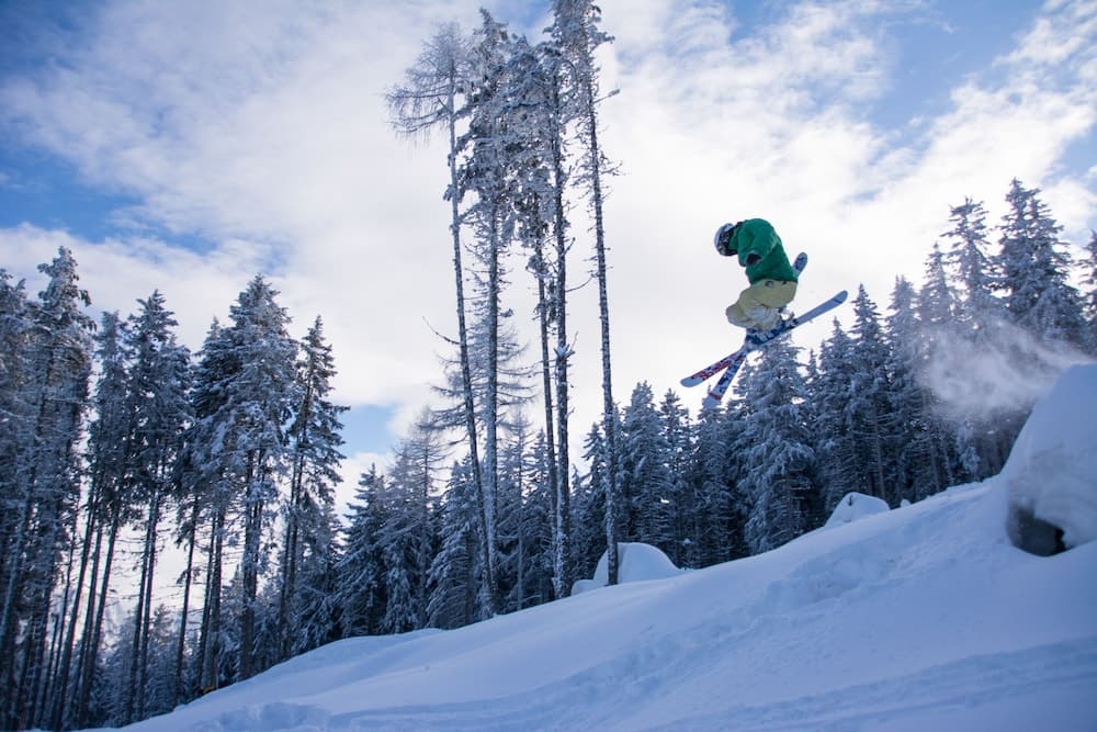 Snow and ski sports