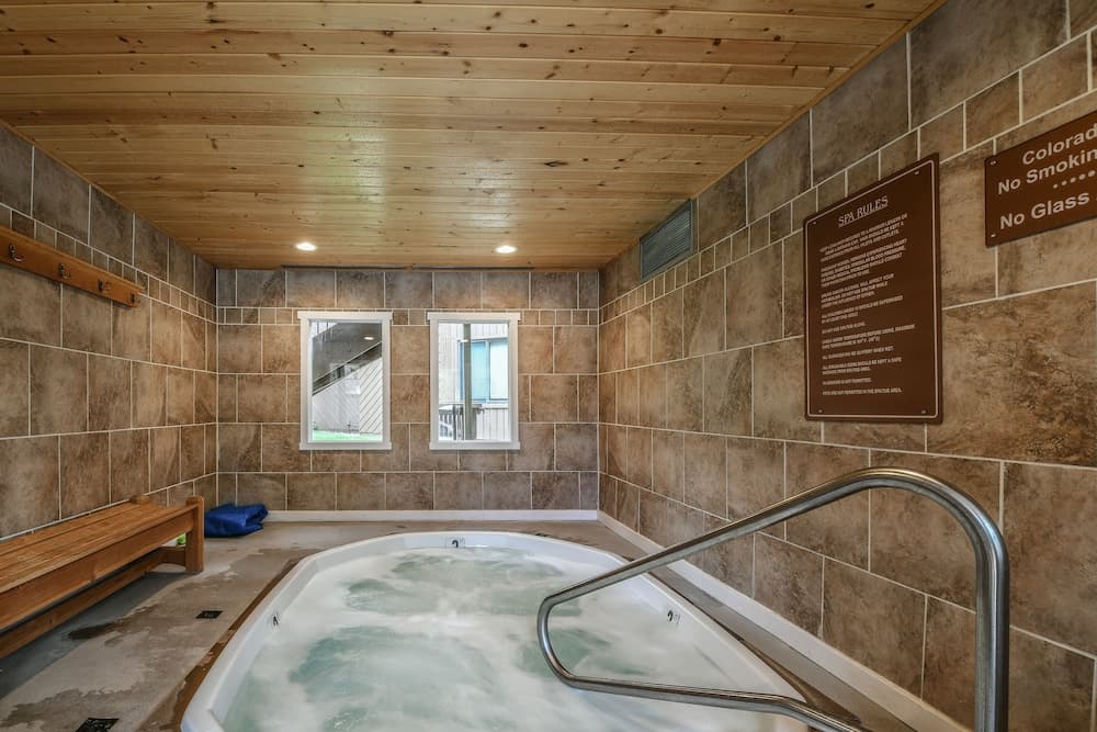 Indoor spa tub