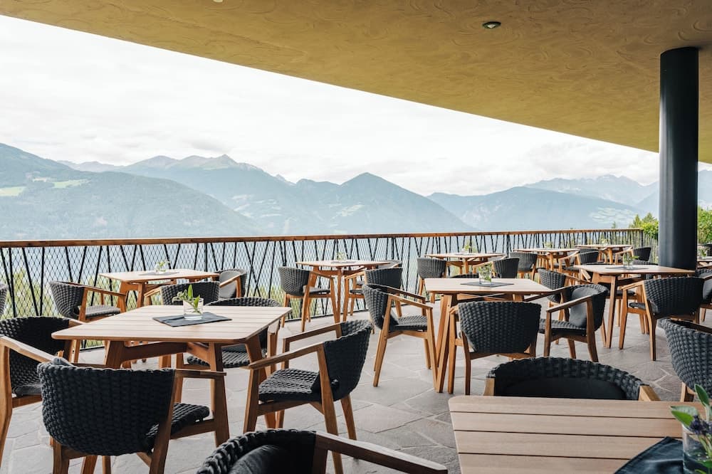 Sundeck