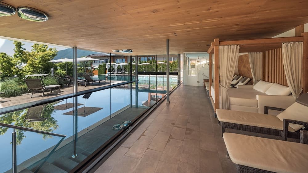 Infinity pool