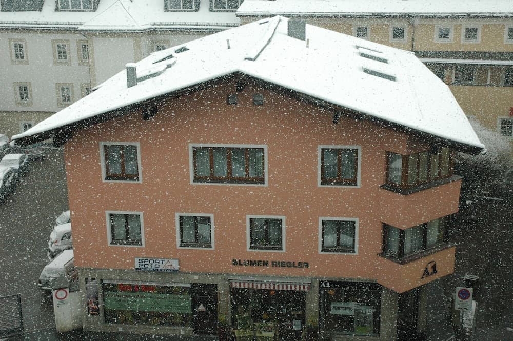 Primary image