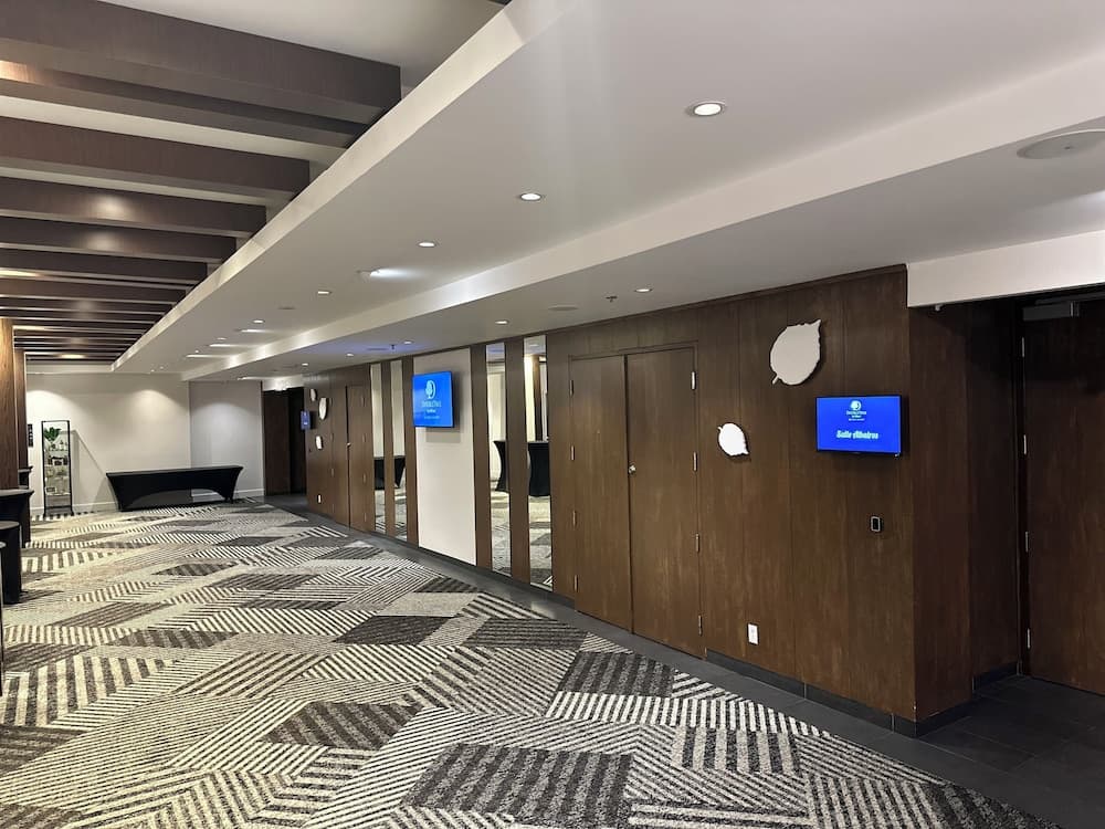 Banquet hall
