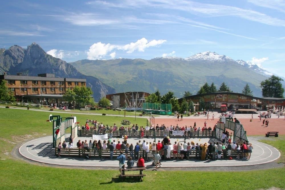 Sport court