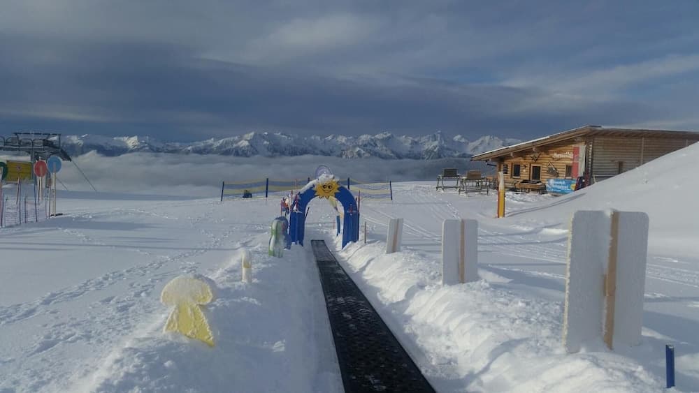Snow and ski sports