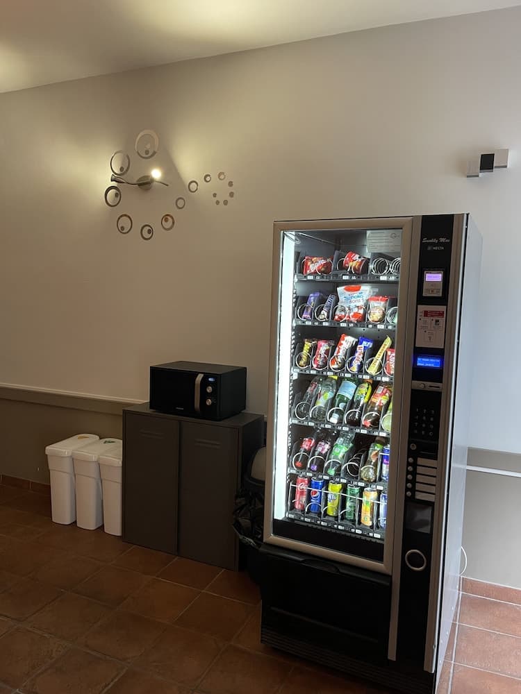 Snack bar