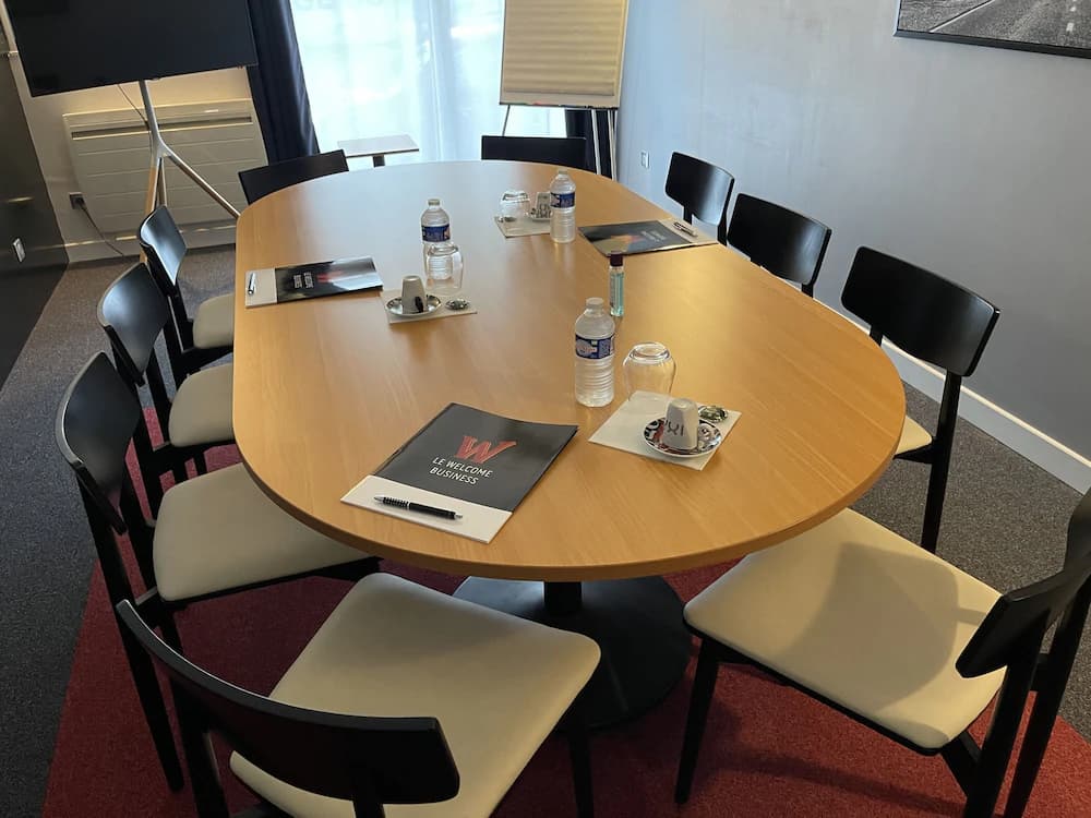 Meeting facility