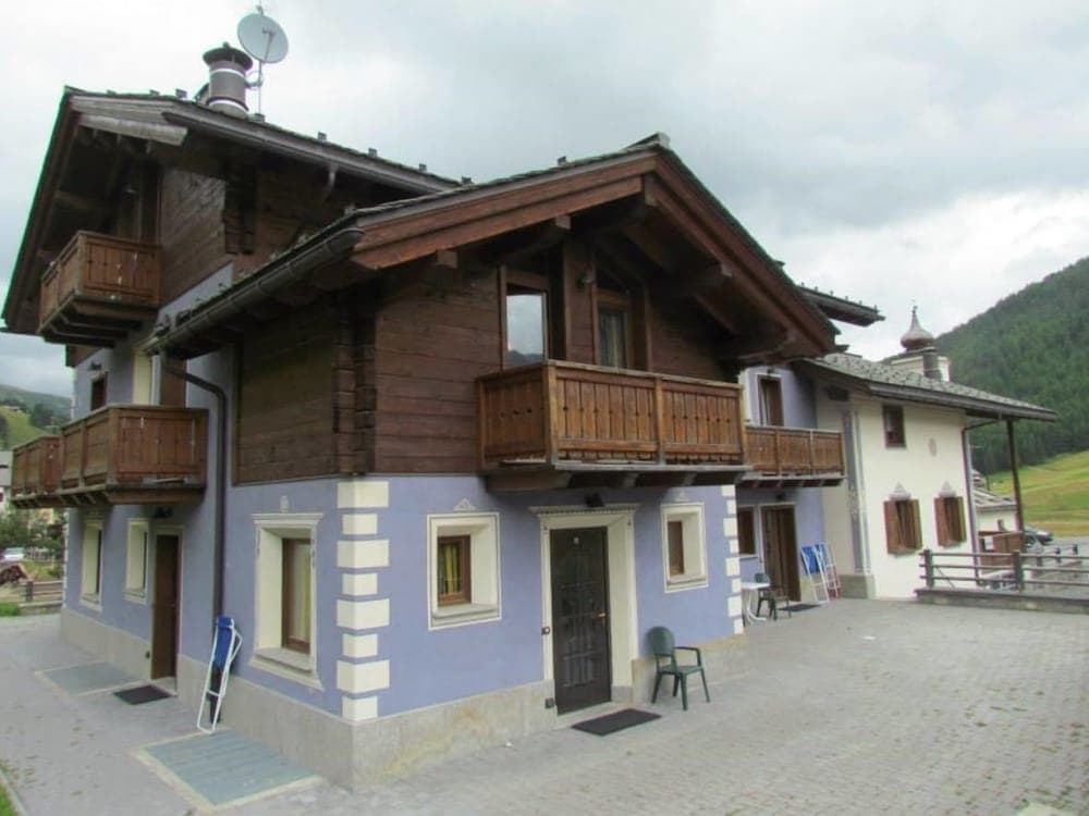 Primary image