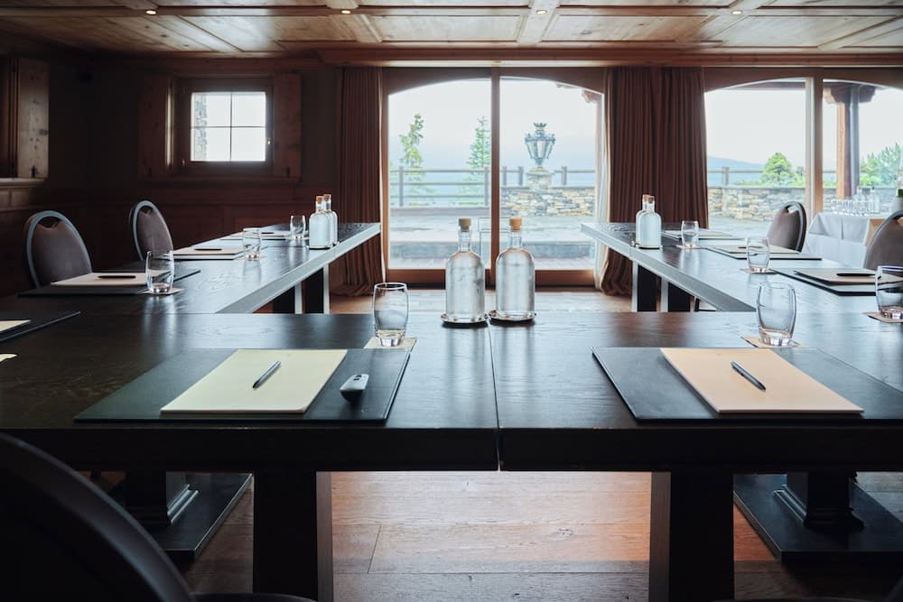Meeting facility