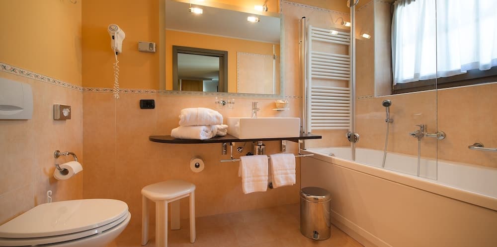 Bathroom amenities