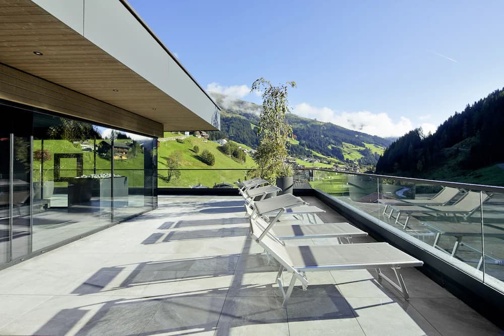Sundeck