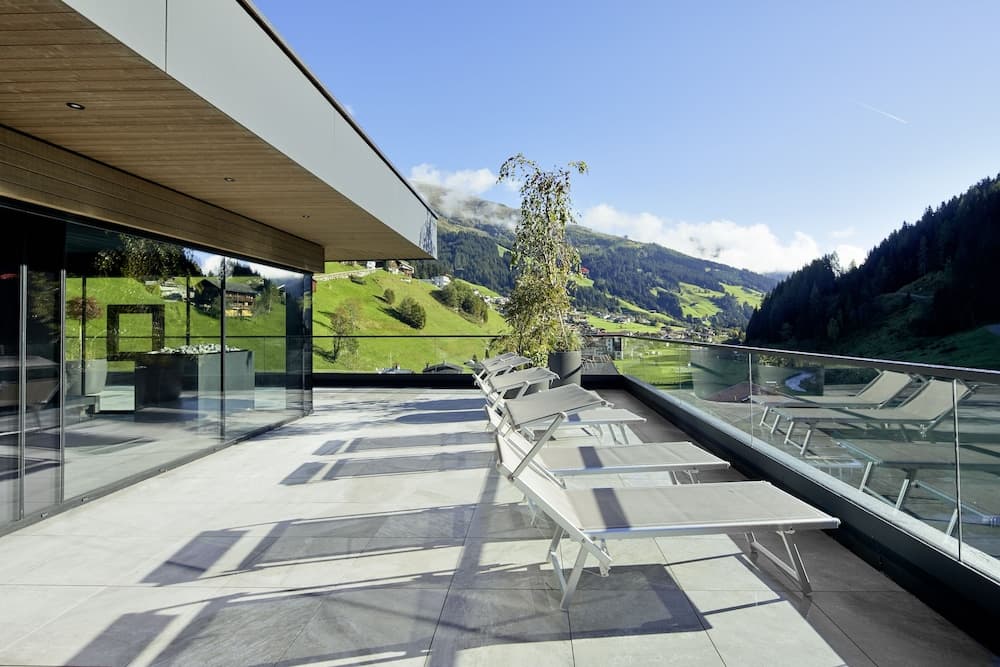 Sundeck