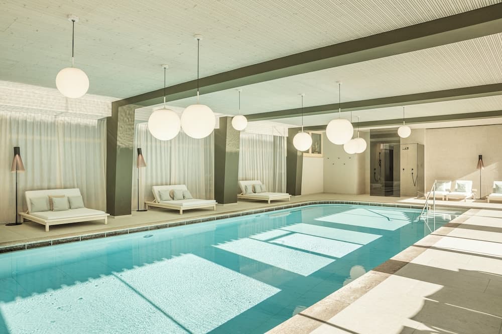 Exercise/lap pool