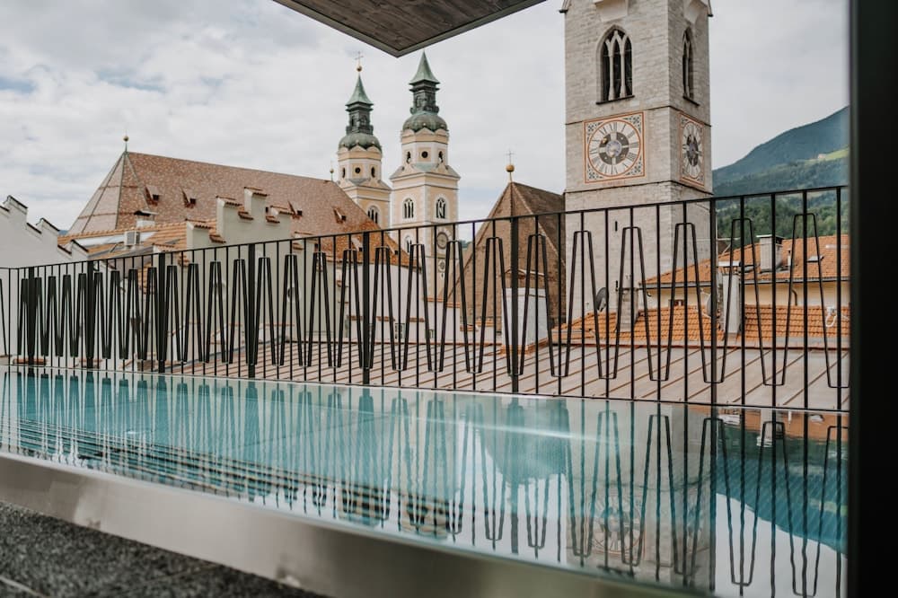Rooftop pool