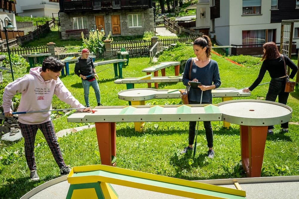 Mini-golf