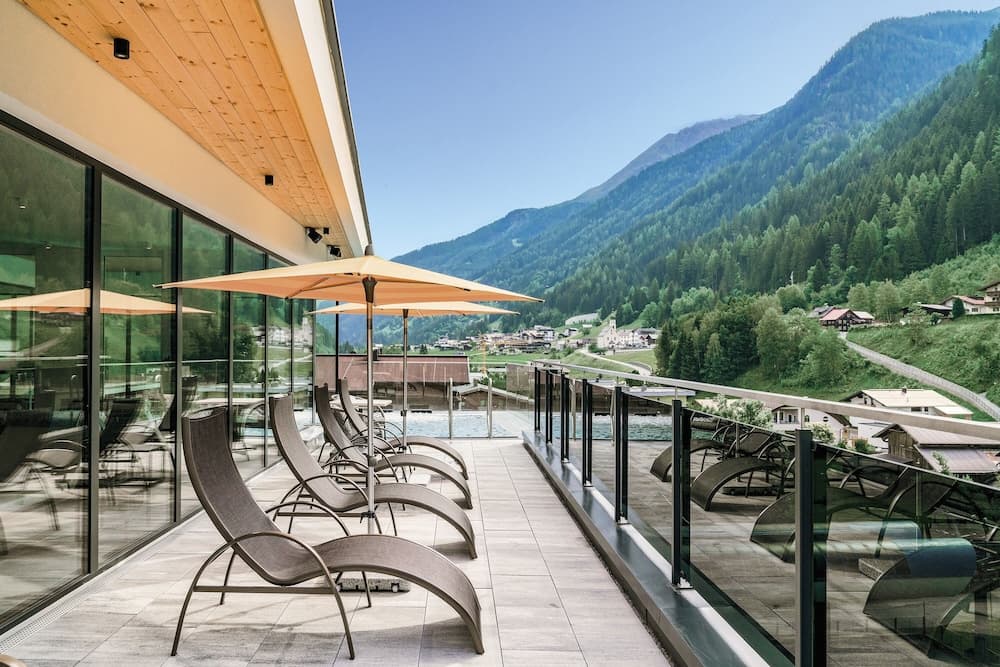 Sundeck