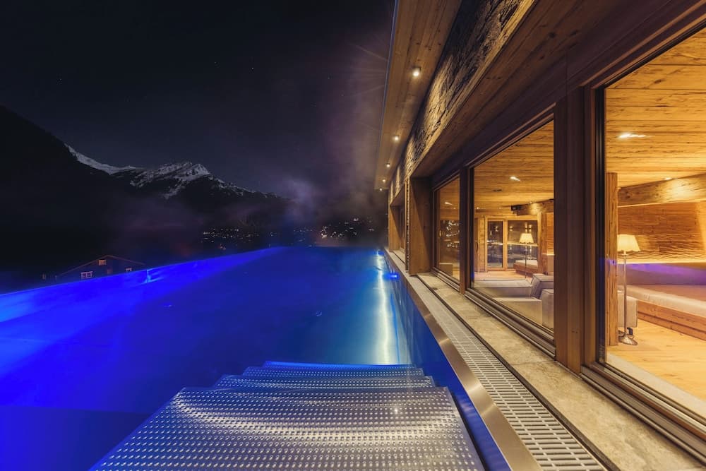 Rooftop pool