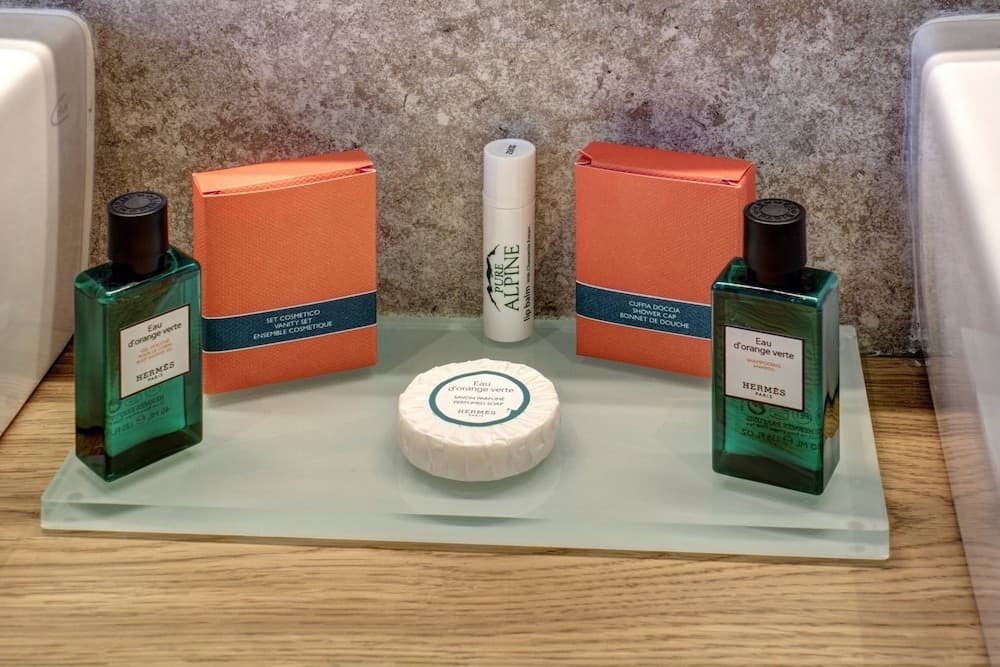 Bathroom amenities