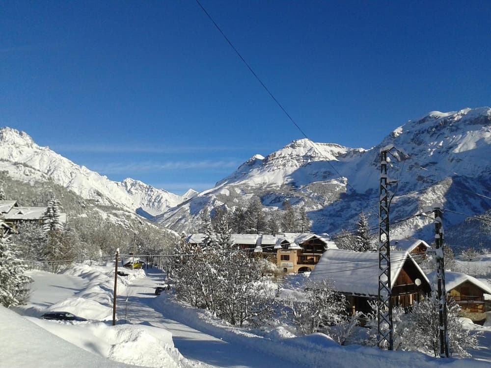 Snow and ski sports