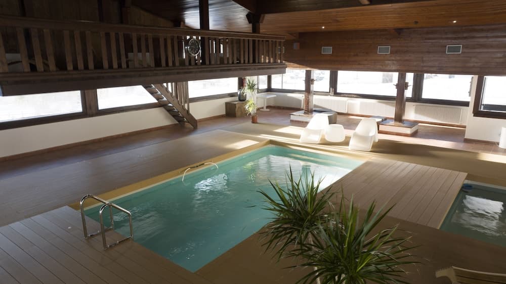 Rooftop pool