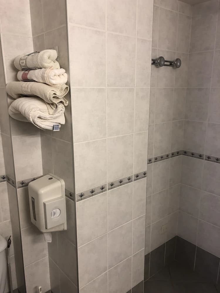 Bathroom amenities