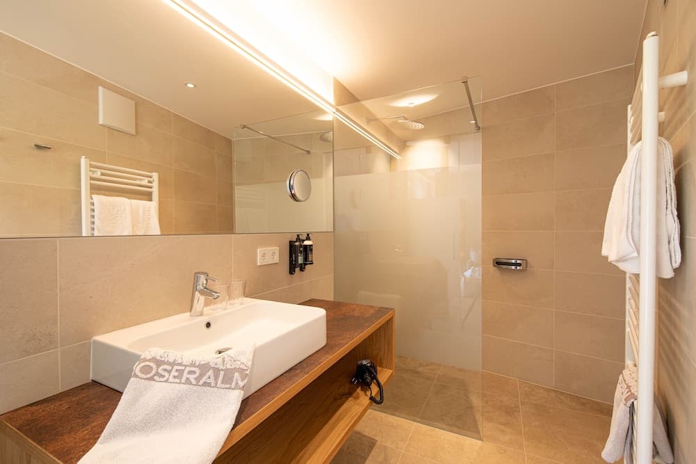 Bathroom shower