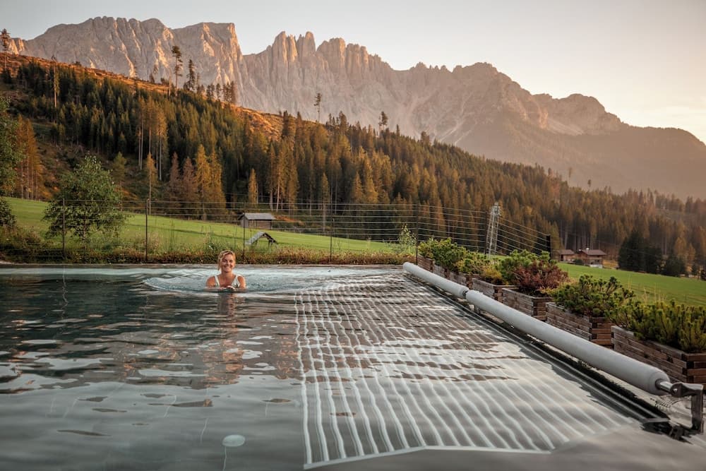 Infinity pool