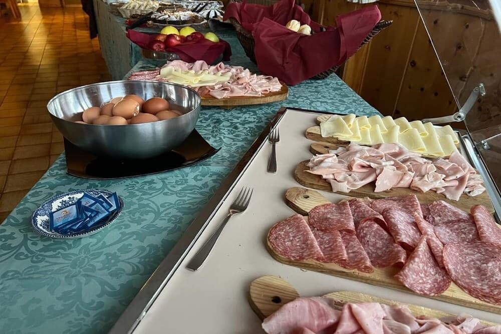 Breakfast buffet
