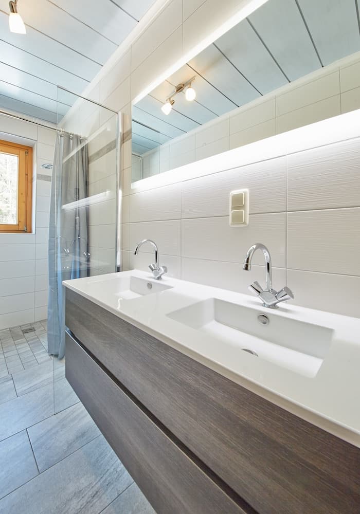 Bathroom sink