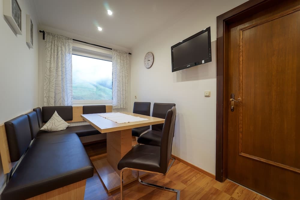 In-room dining