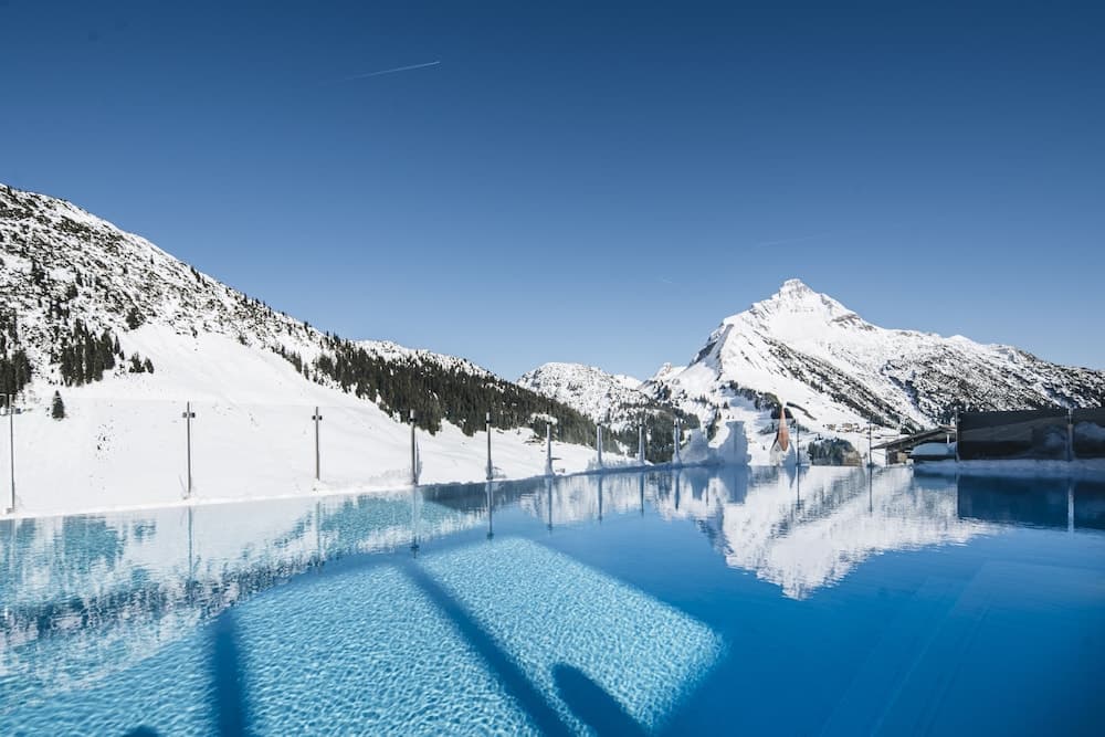Infinity pool