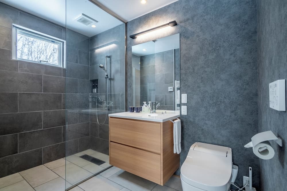 Bathroom shower