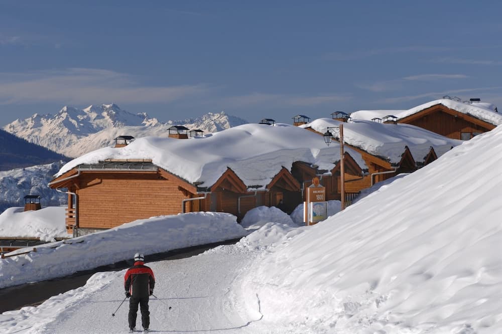 Skiing