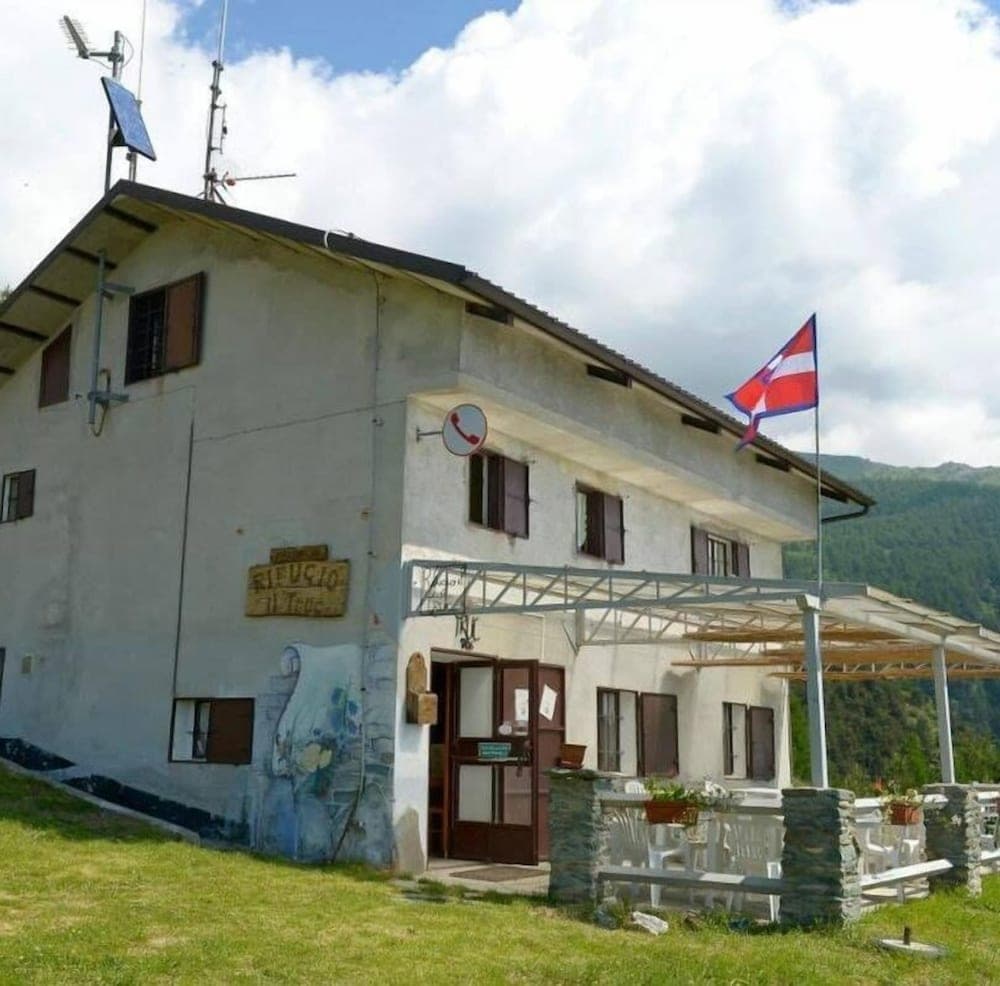 Primary image