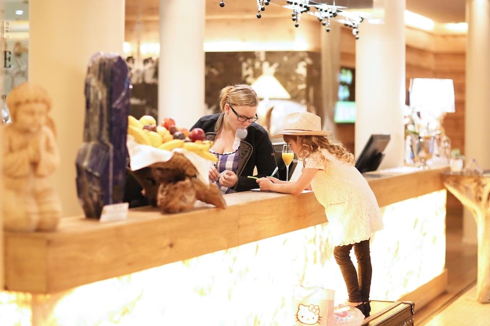 Check-in/check-out kiosk