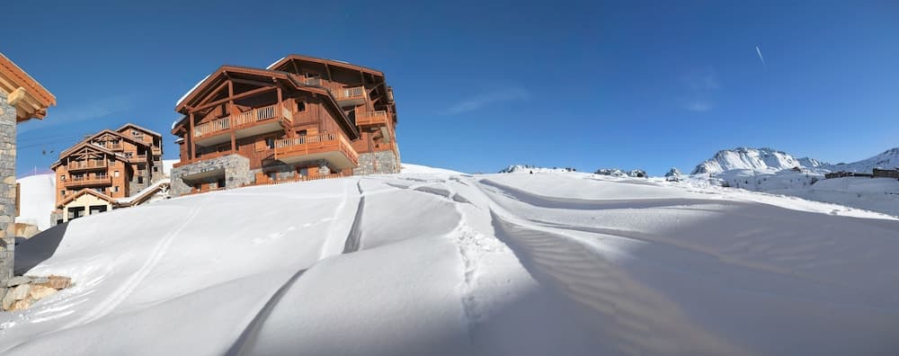 Skiing