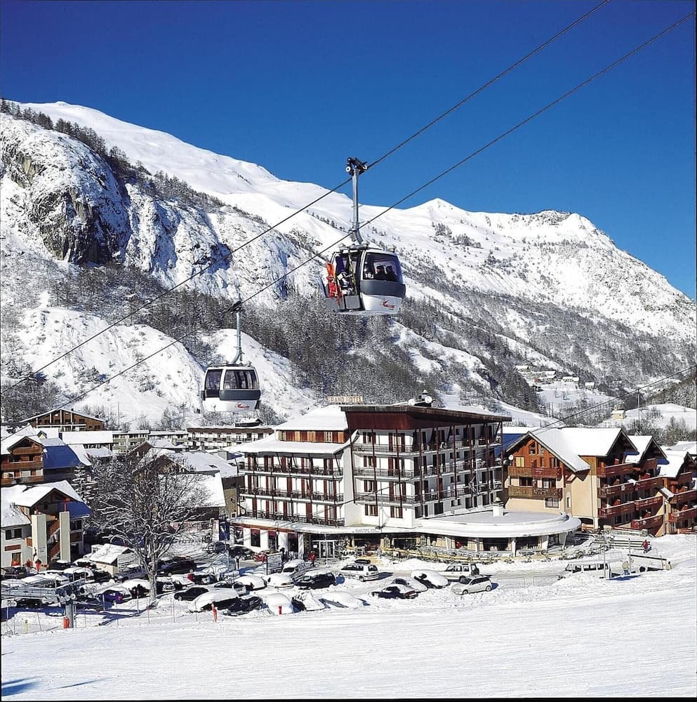 Snow and ski sports