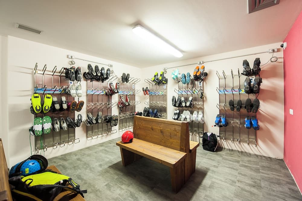 Snow and ski sports