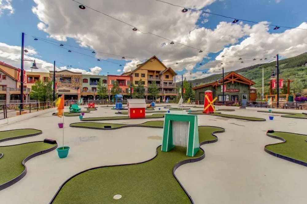Mini-golf