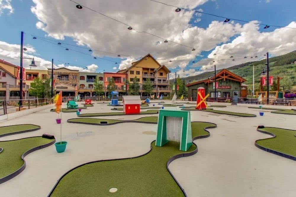 Mini-golf
