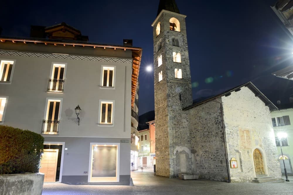 Front of property - evening/night
