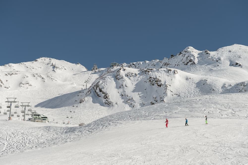 Snow and ski sports