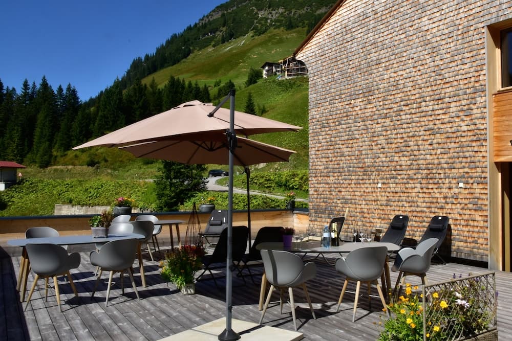 Sundeck