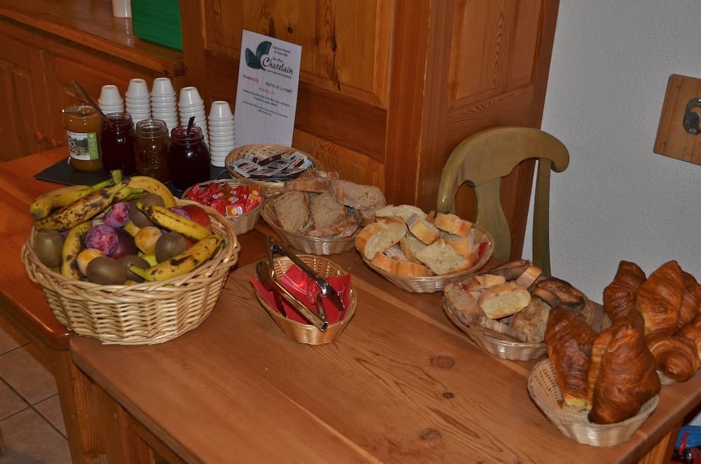 Breakfast buffet