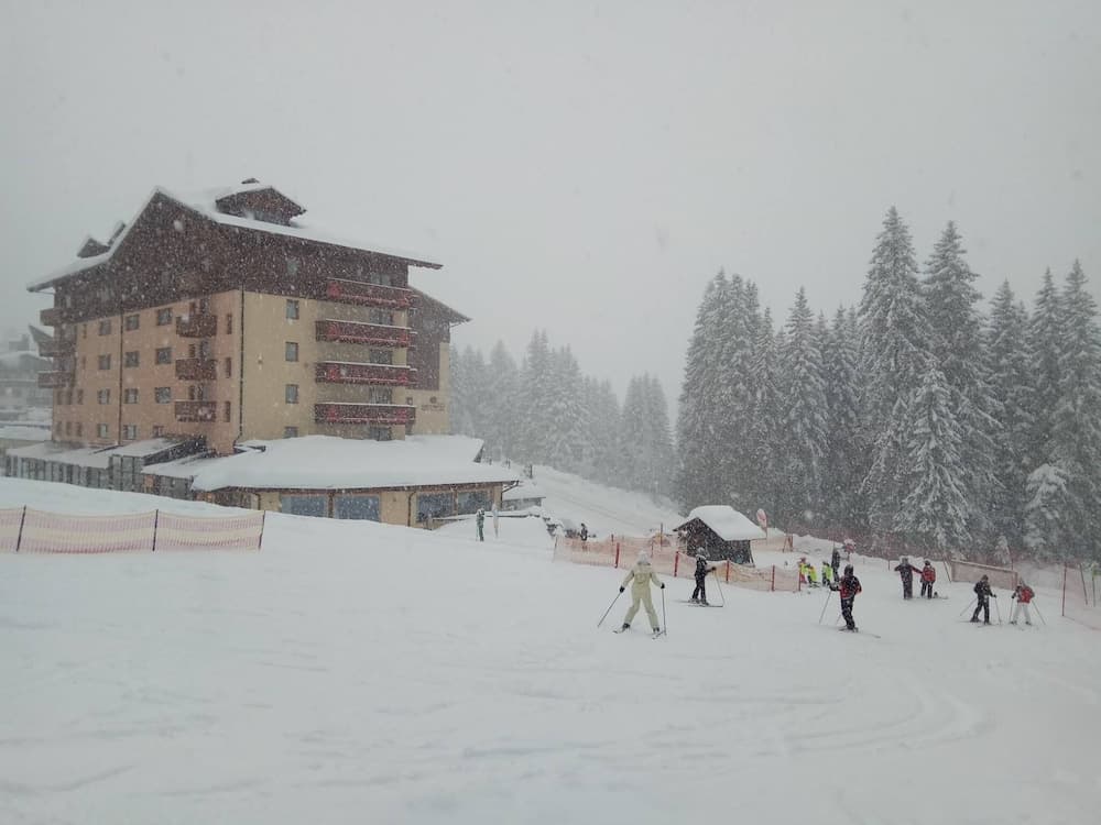 Snow and ski sports