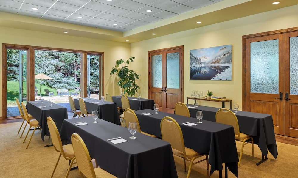 Meeting facility
