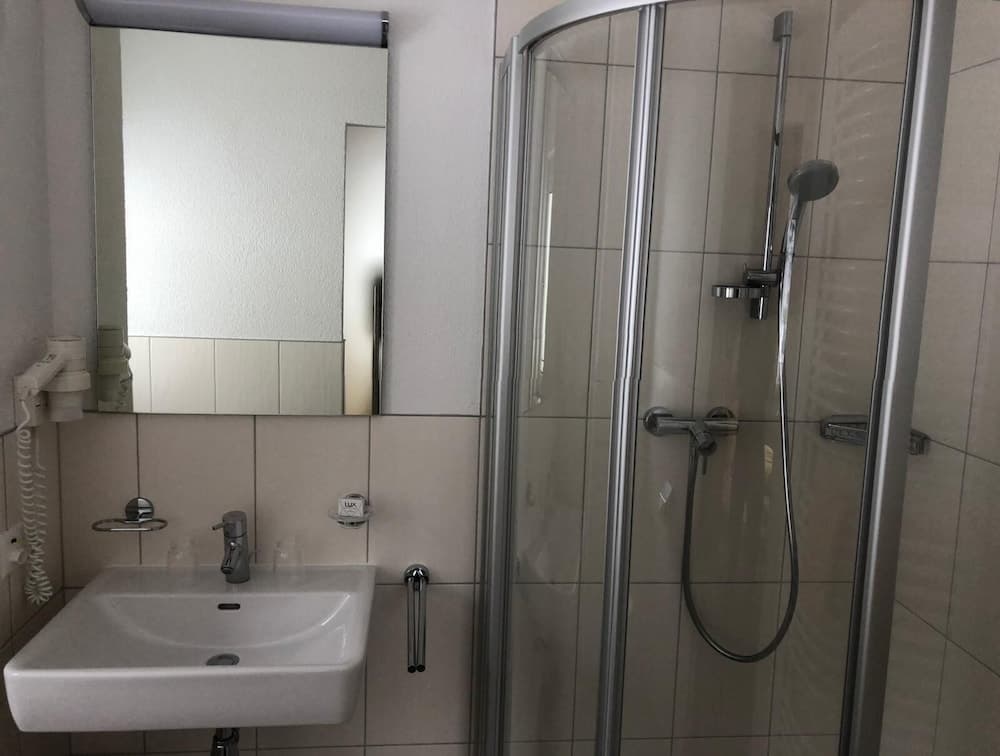 Bathroom shower