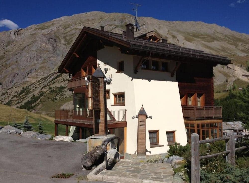 Primary image