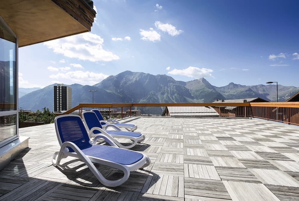 Sundeck
