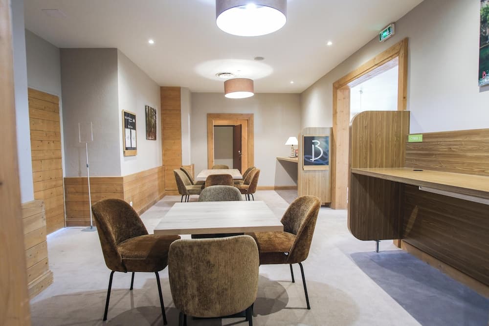 Meeting facility